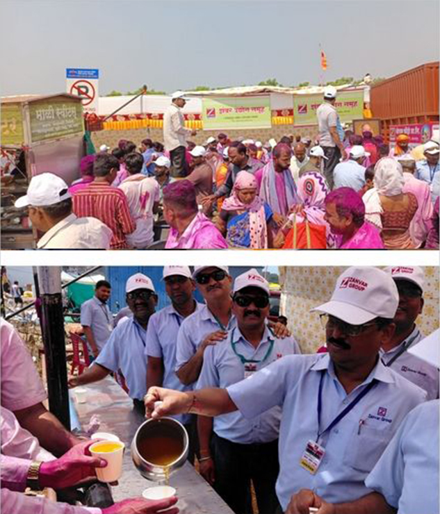 Zanvar Group team distributing prasad and khichdi to Ashadhi pilgrims